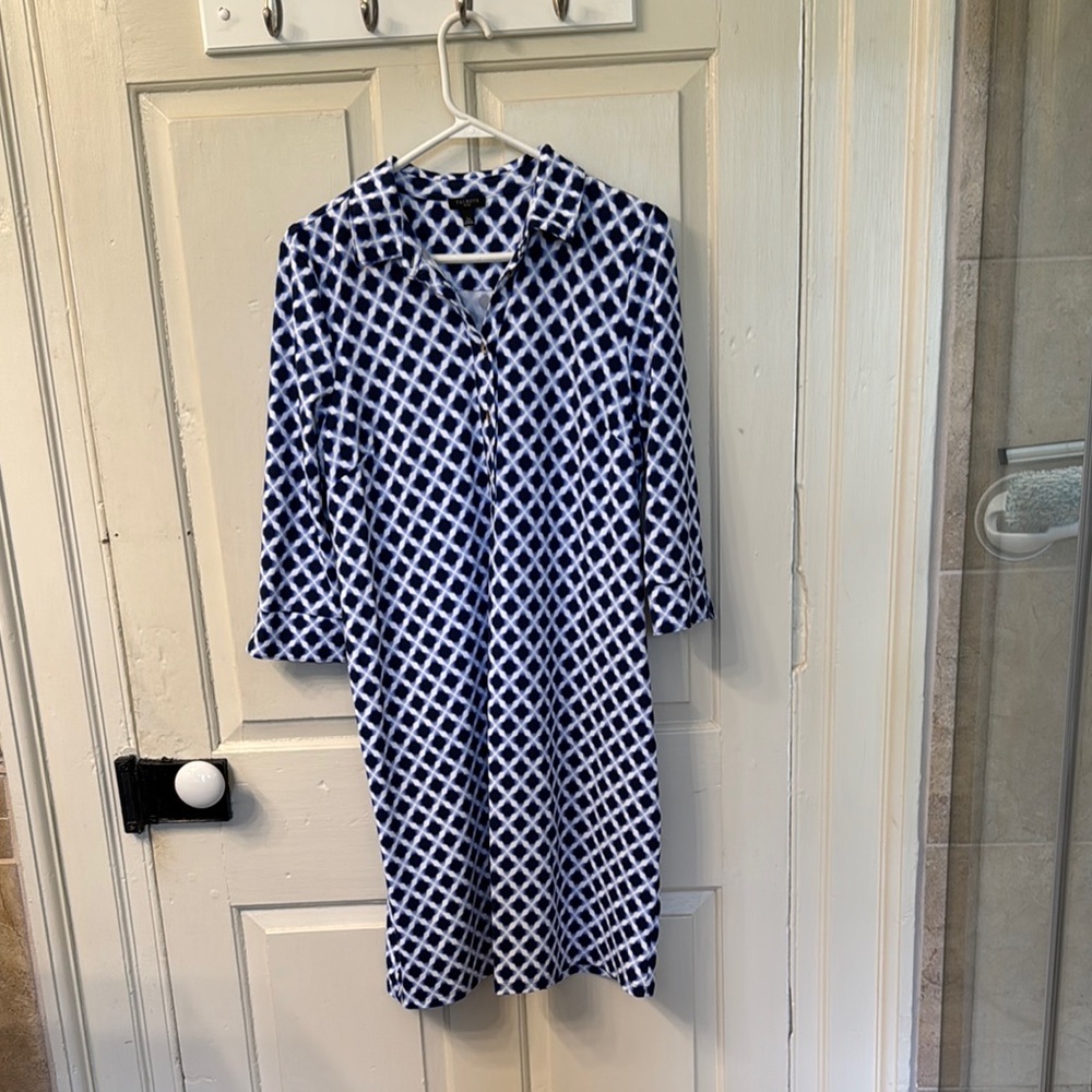 Talbots wrinkle free dress, Size Large Petite. Gorgeous blues, gold buttons EUC
